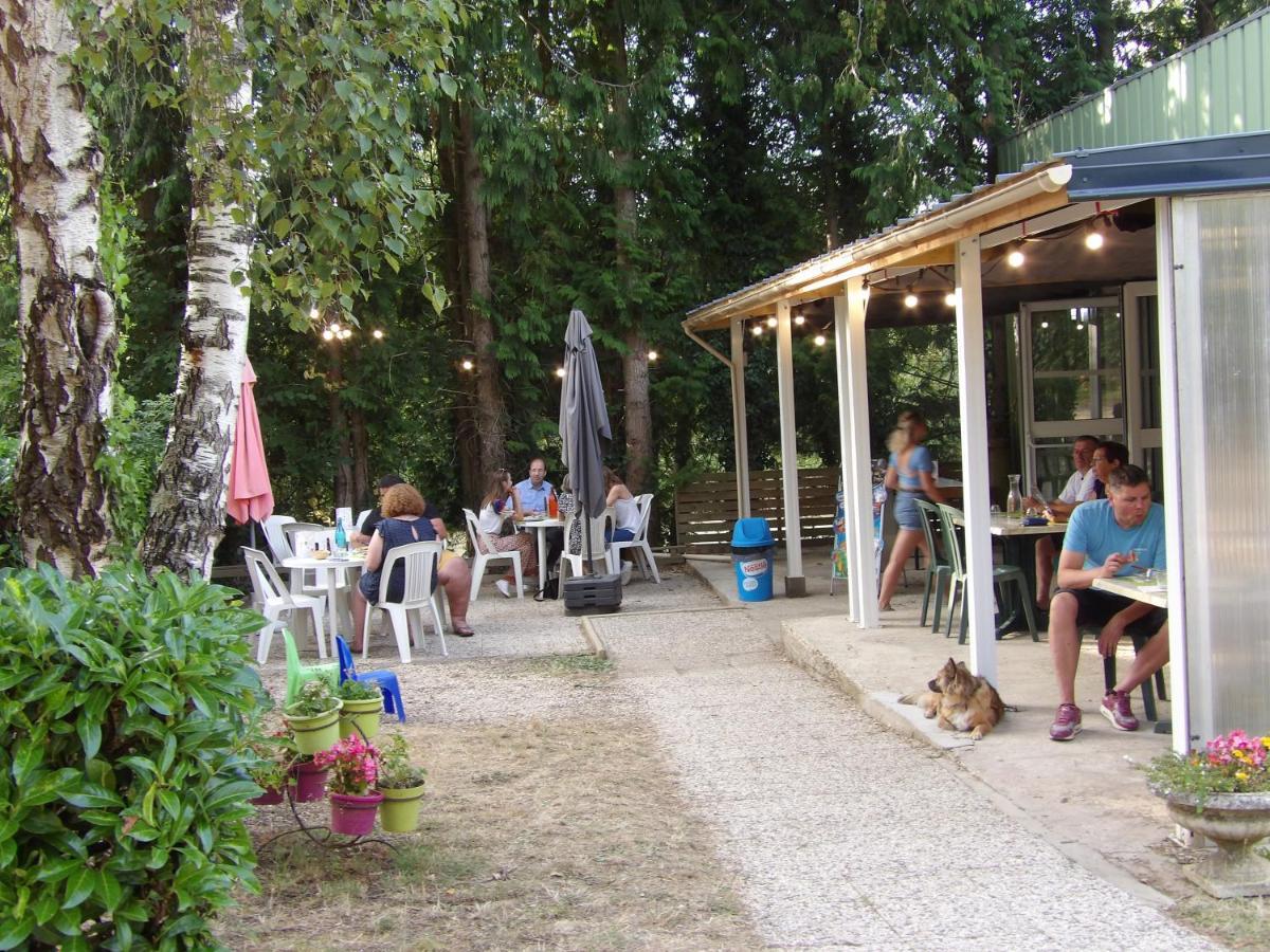 Camping Smile & Braudieres Mezieres-sous-Lavardin Exterior photo