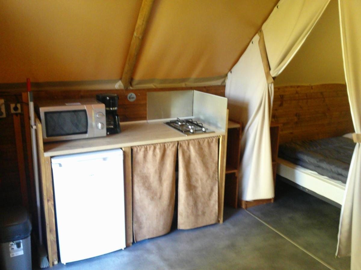 Camping Smile & Braudieres Mezieres-sous-Lavardin Exterior photo