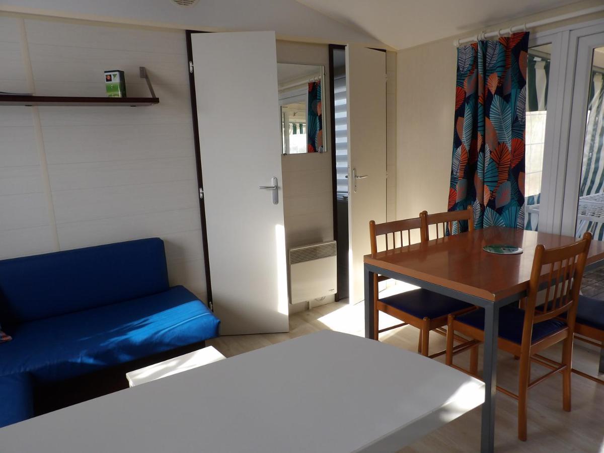Camping Smile & Braudieres Mezieres-sous-Lavardin Exterior photo