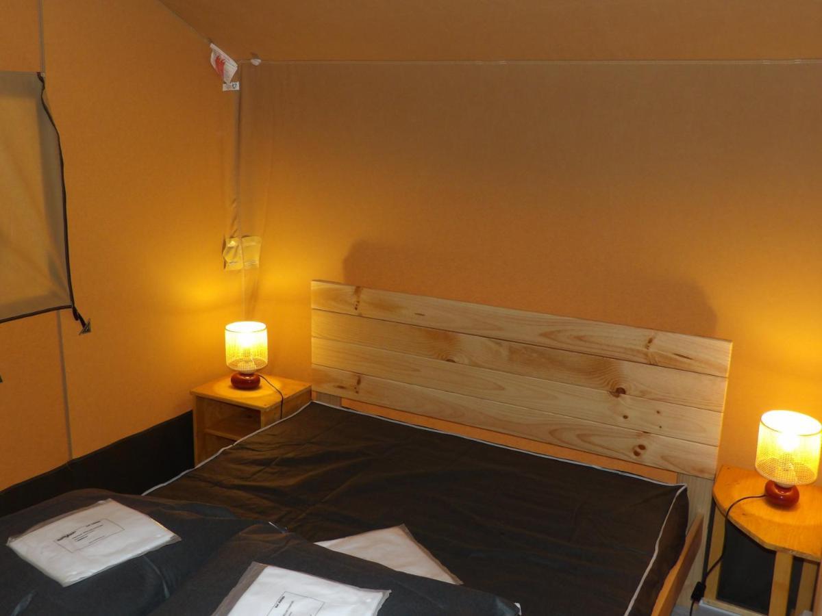 Camping Smile & Braudieres Mezieres-sous-Lavardin Exterior photo
