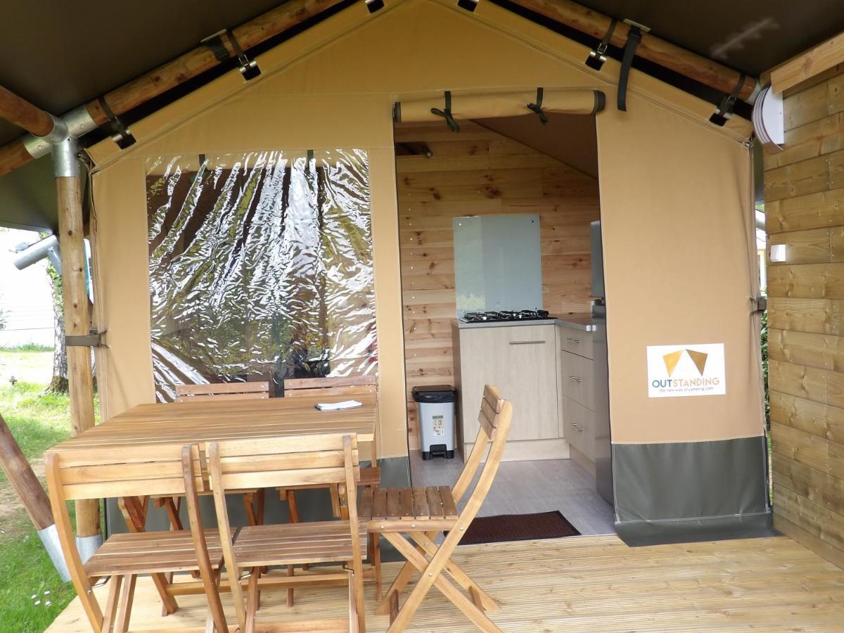 Camping Smile & Braudieres Mezieres-sous-Lavardin Exterior photo