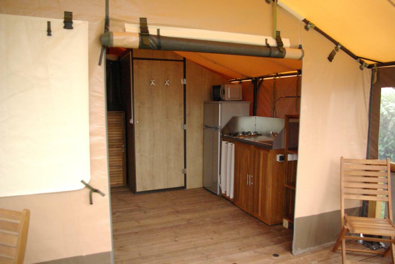 Camping Smile & Braudieres Mezieres-sous-Lavardin Exterior photo