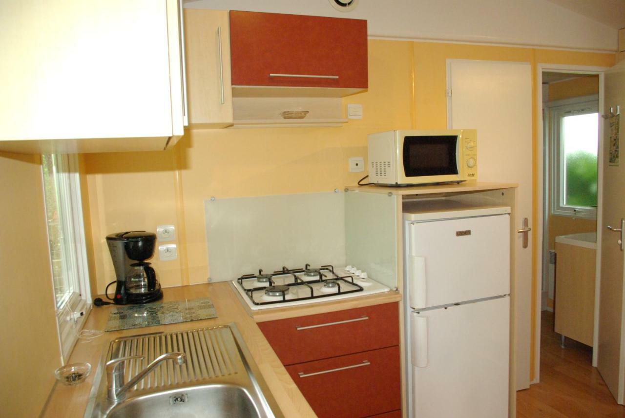 Camping Smile & Braudieres Mezieres-sous-Lavardin Exterior photo