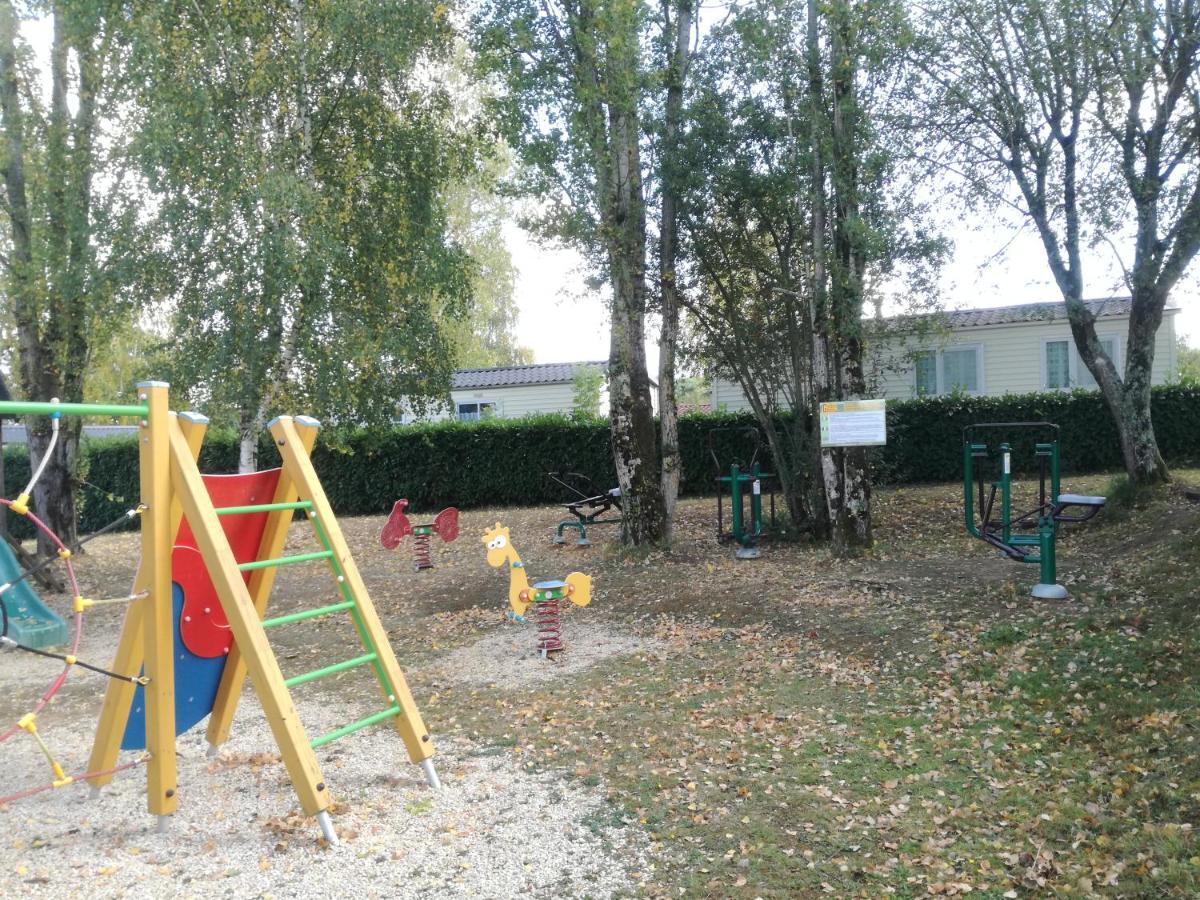 Camping Smile & Braudieres Mezieres-sous-Lavardin Exterior photo