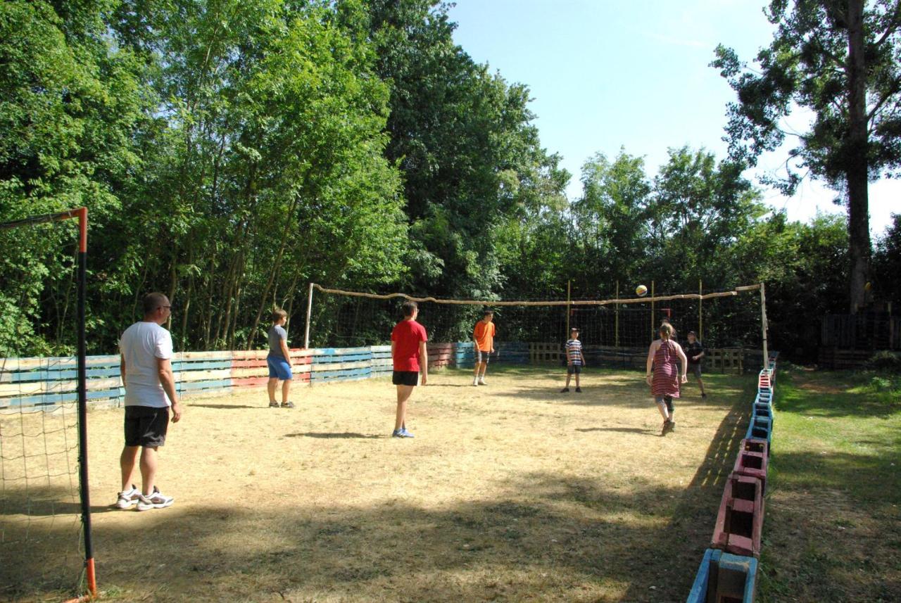 Camping Smile & Braudieres Mezieres-sous-Lavardin Exterior photo