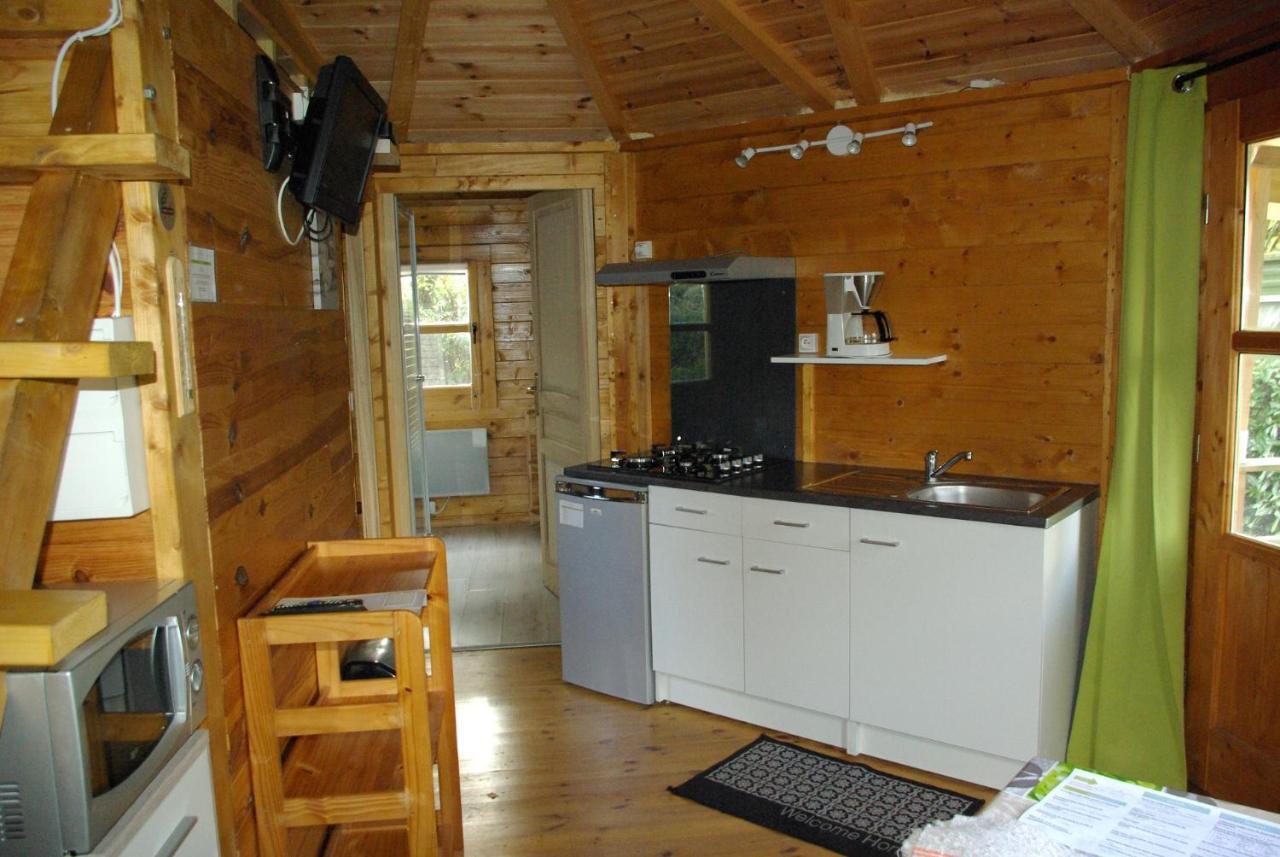 Camping Smile & Braudieres Mezieres-sous-Lavardin Exterior photo