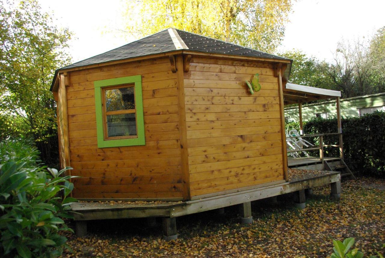 Camping Smile & Braudieres Mezieres-sous-Lavardin Exterior photo